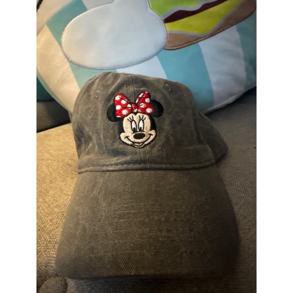 Disney Minnie Mouse Gray Hat with Red Accents